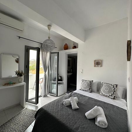 Nicole Rooms Santorini Vóthon Buitenkant foto