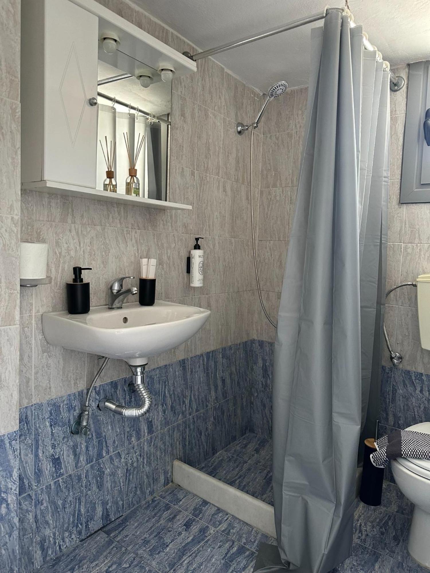 Nicole Rooms Santorini Vóthon Buitenkant foto