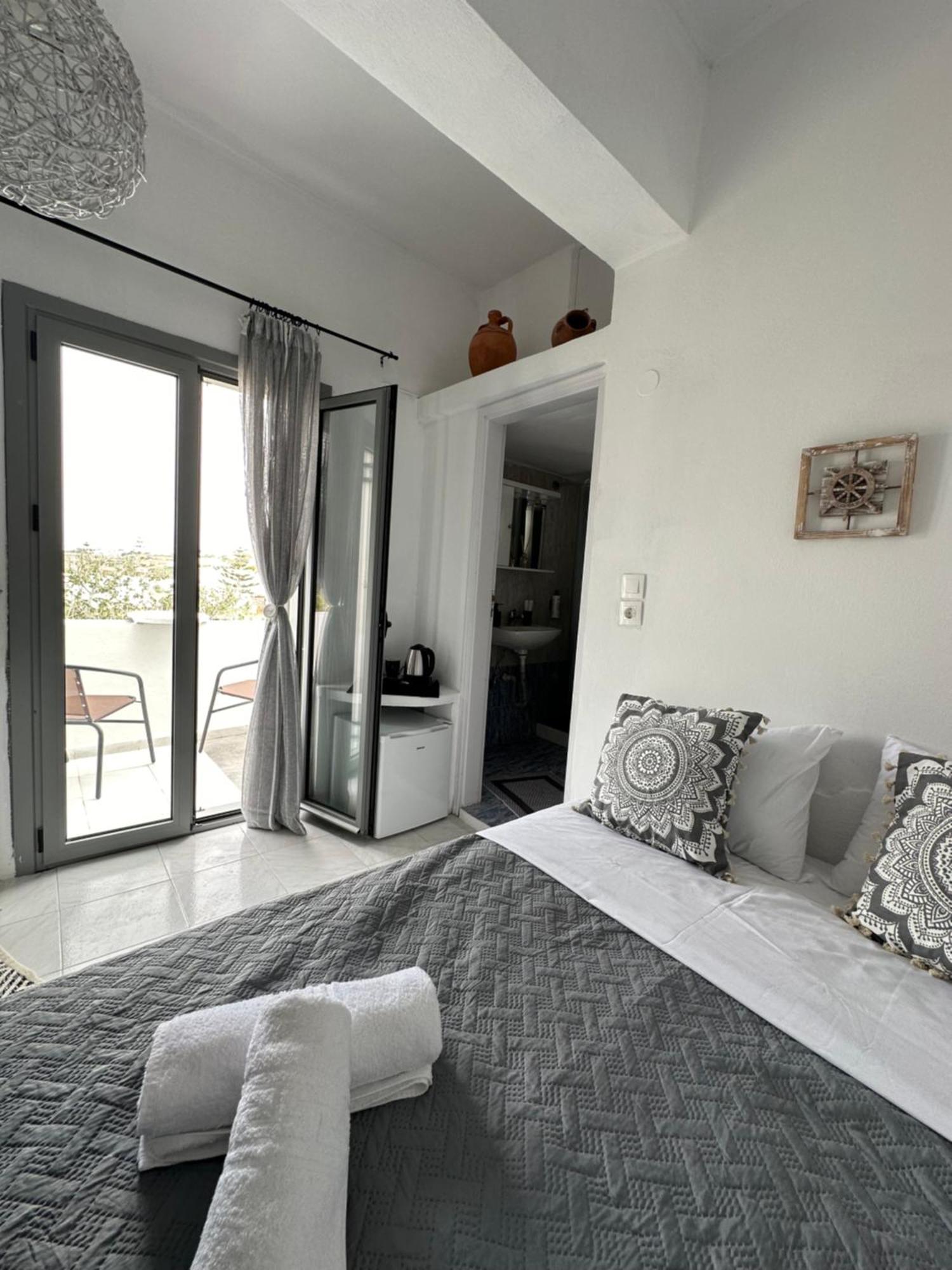 Nicole Rooms Santorini Vóthon Buitenkant foto
